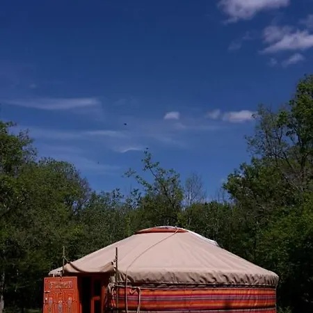 Luksusowy namiot Les Yourtes De Bascot Vaylats