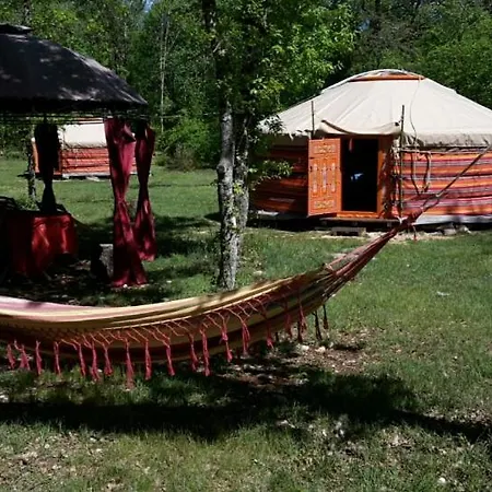 Luksusowy namiot Les Yourtes De Bascot