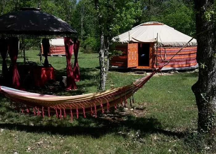Luksusowy namiot Les Yourtes De Bascot