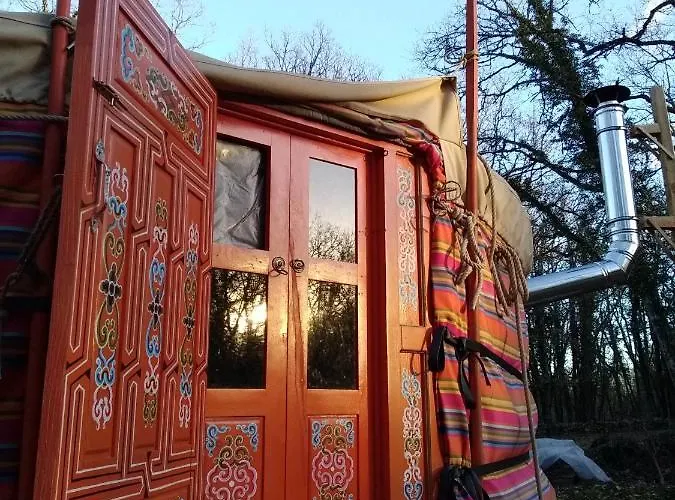 Les Yourtes De Bascot Vaylats