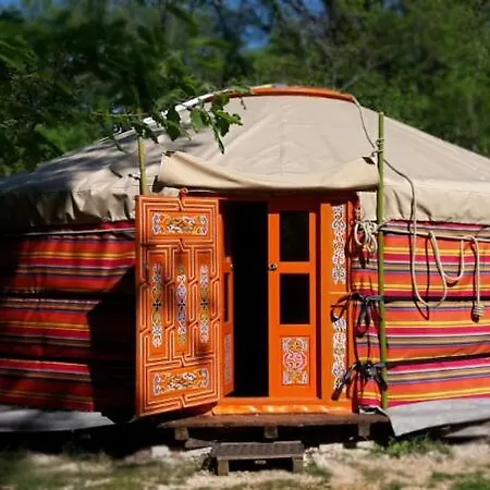 Luxury tent Les Yourtes De Bascot Vaylats